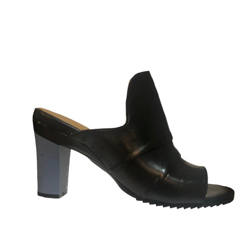 Black lambskin slide with interchangeable heels and rubber sole
